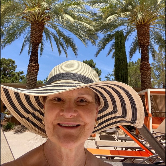 Meet your Posher, KC - Picture 7 of 8